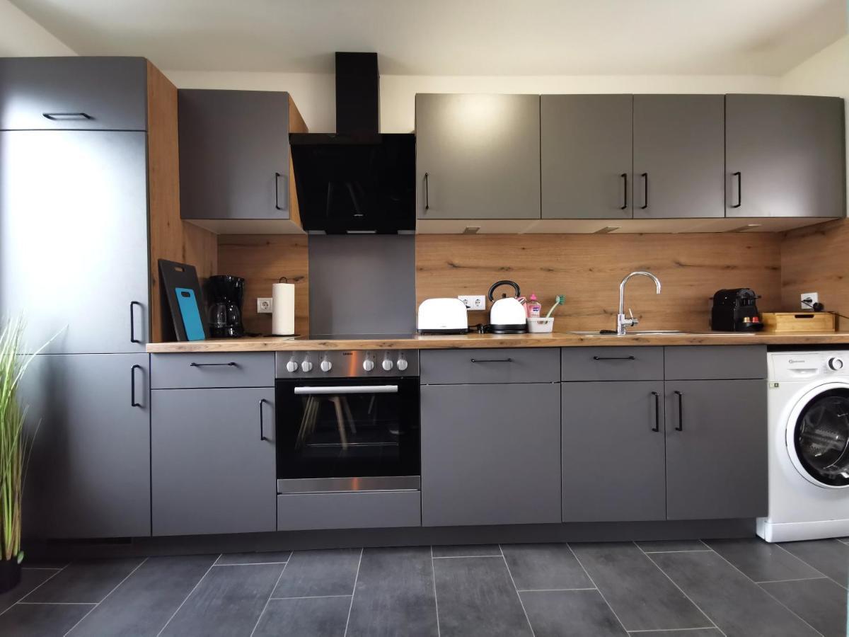 Bohnapartments Suedpark - Naehe Steigerwaldstadion - Gratis Parkplatz - Wlan - Vollausstattung Ерфурт Екстериор снимка